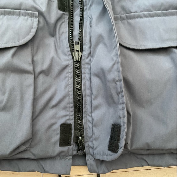 VGUC, Men’s size L, Eddie Bauer Down Jacket in Grey. - Picture 6 of 15